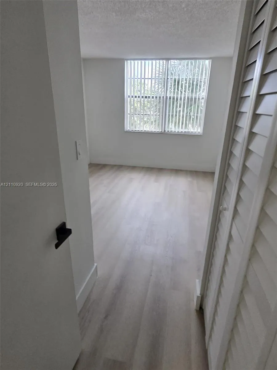 486 NW 165th St Road #B-305