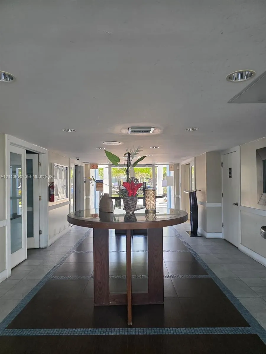 486 NW 165th St Road #B-305