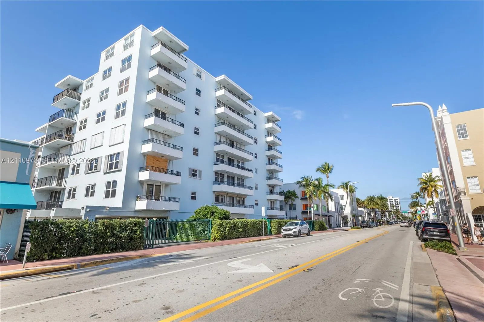 720 Collins Avenue #704