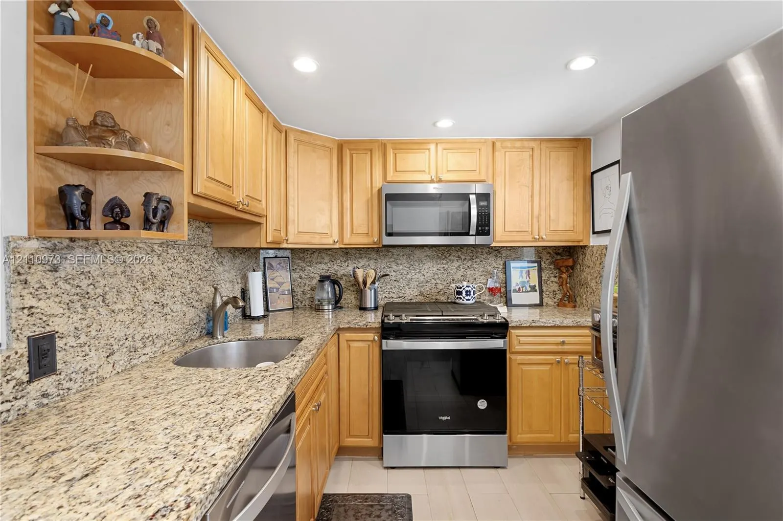 720 Collins Avenue #704
