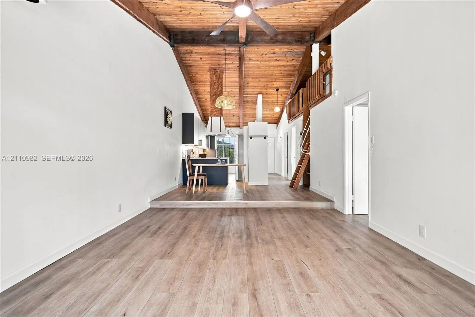 2221 Buttonwood Avenue