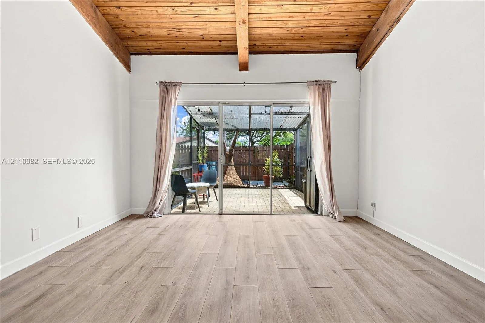 2221 Buttonwood Avenue