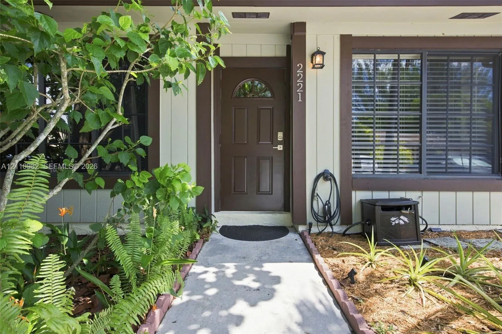 2221 Buttonwood Avenue