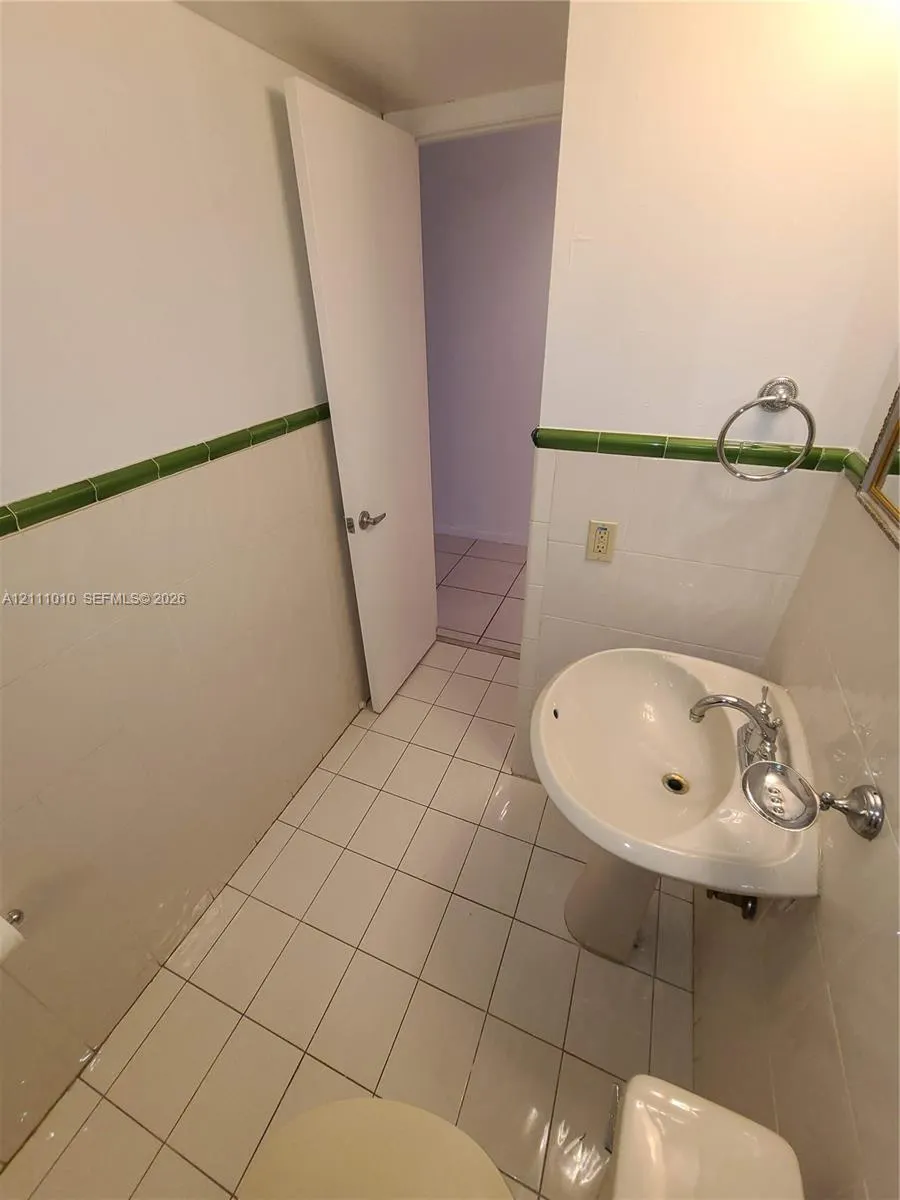 1605 Bay Road #206