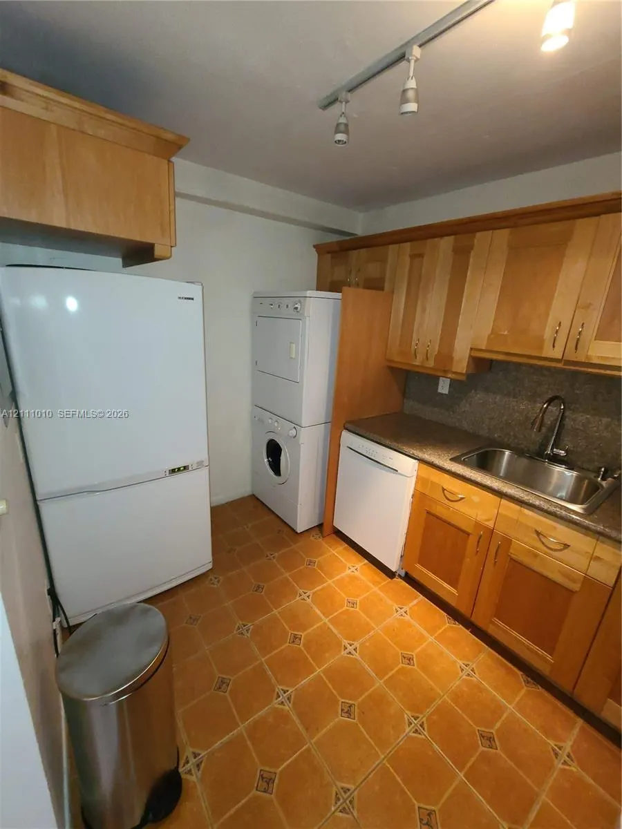 1605 Bay Road #206