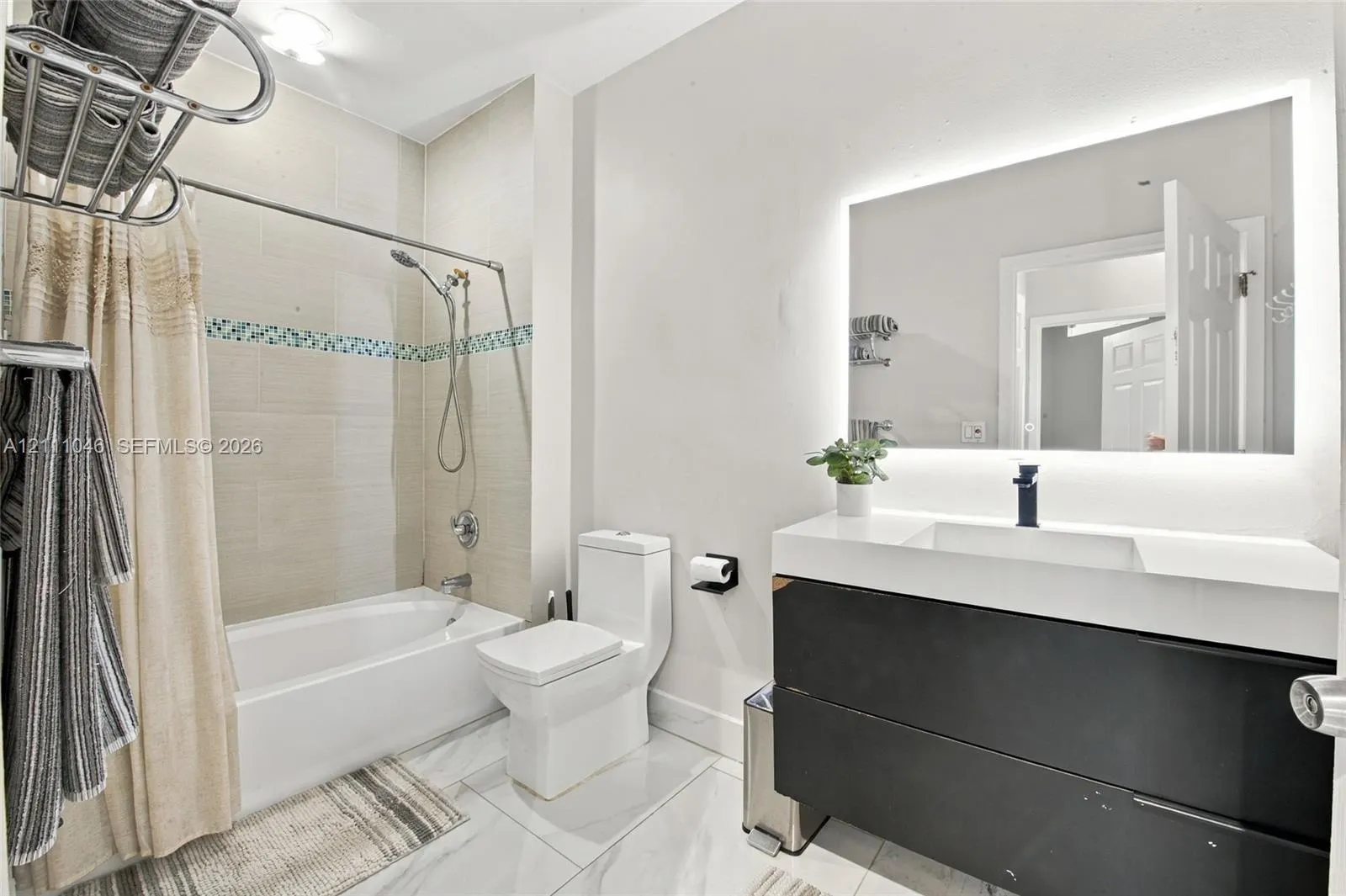 2001 Biscayne Boulevard #3202