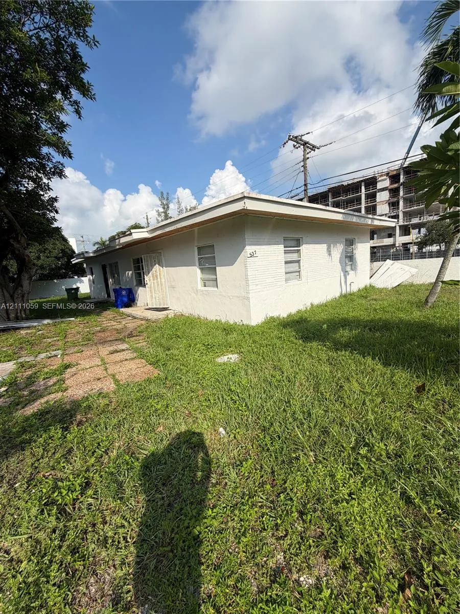537 NW 16th Avenue