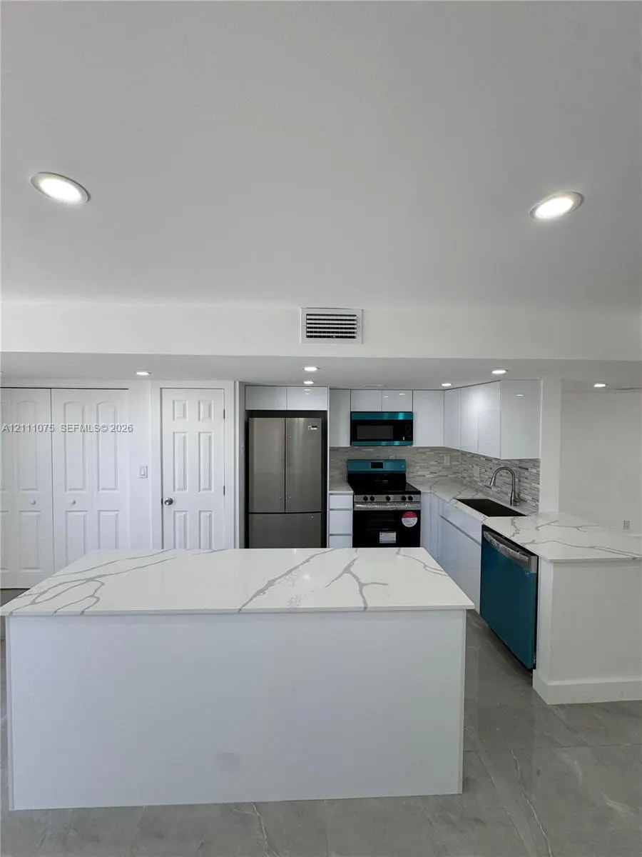2318 NE 7th Street #34