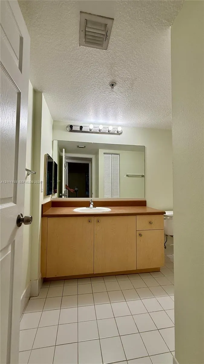 4021 San Marino Boulevard #102