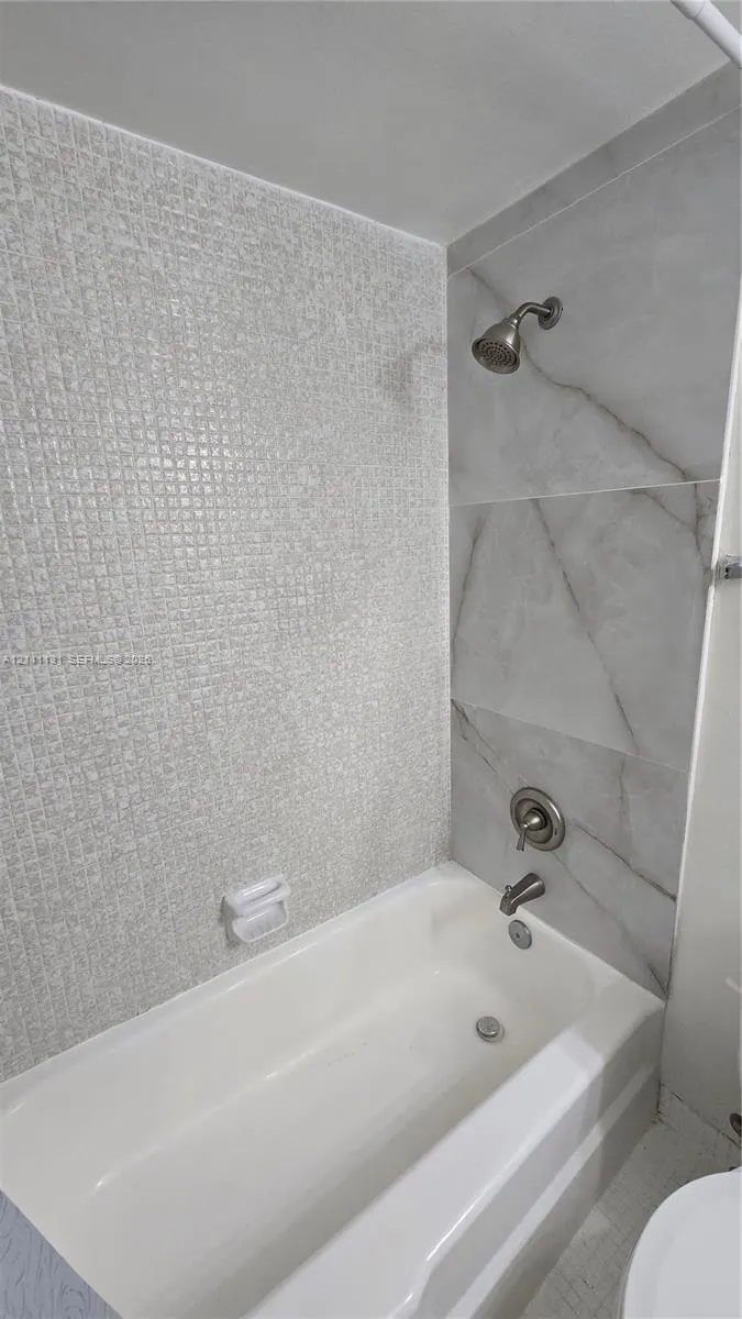 999 Brickell Bay Drive #2006