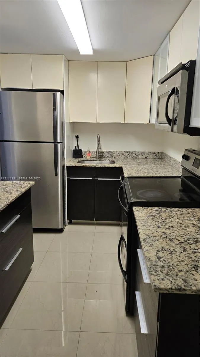 999 Brickell Bay Drive #2006