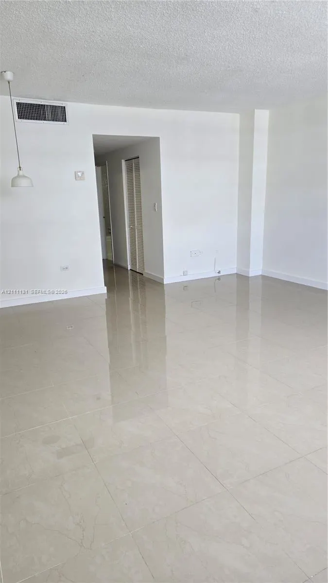 999 Brickell Bay Drive #2006