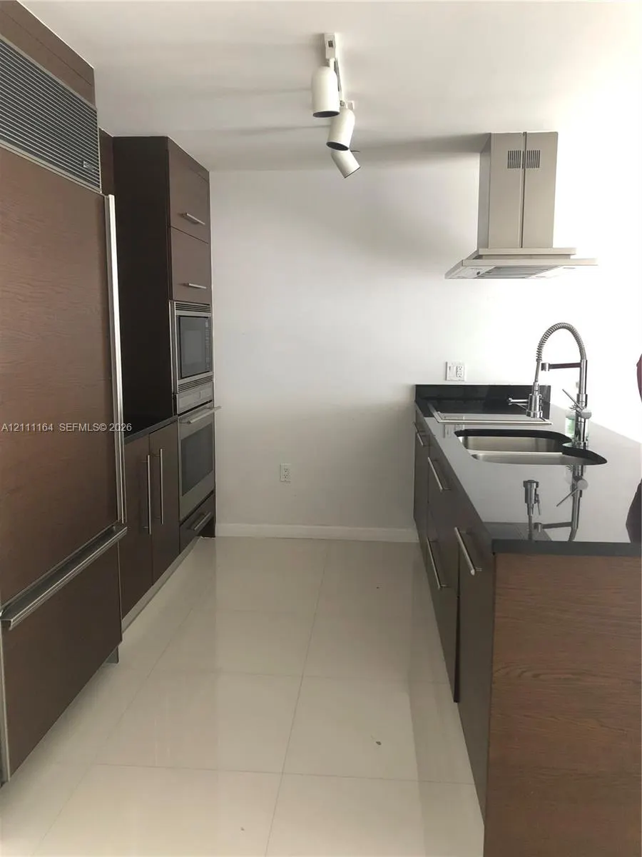 495 Brickell Avenue #3507