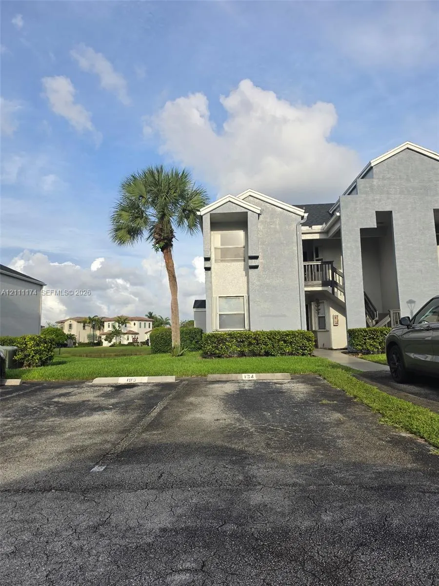 855 SW 113th Way #855