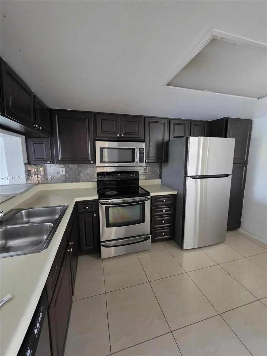 855 SW 113th Way #855