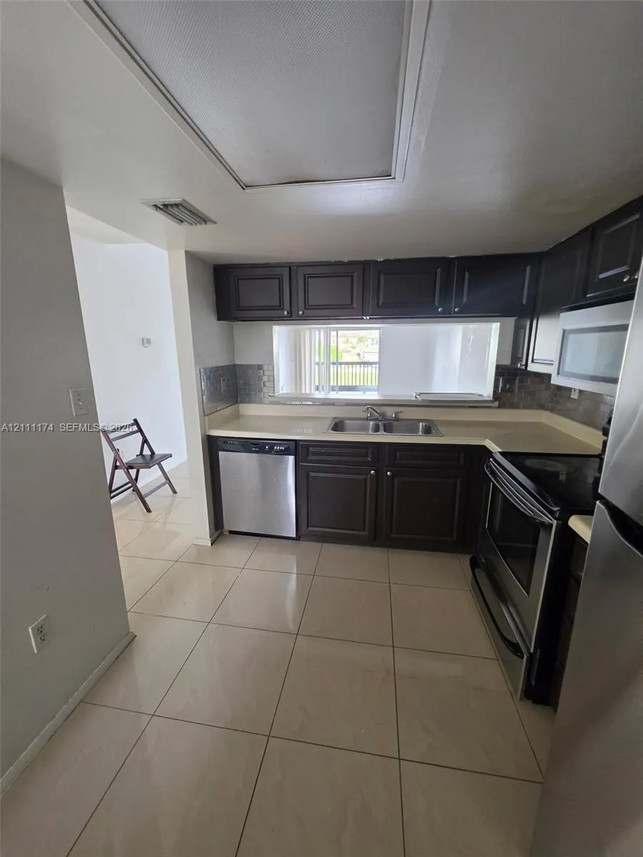 855 SW 113th Way #855