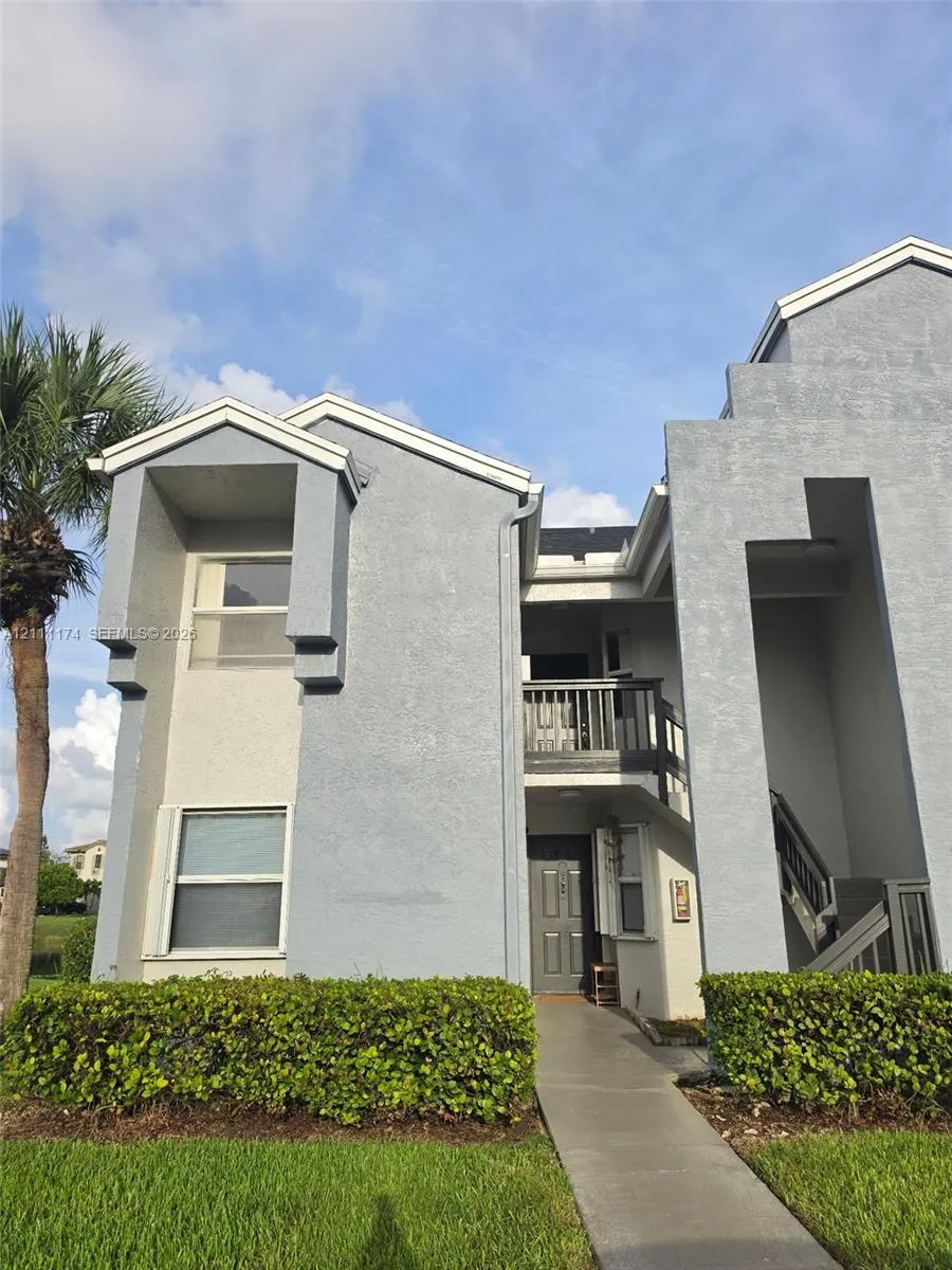 855 SW 113th Way #855