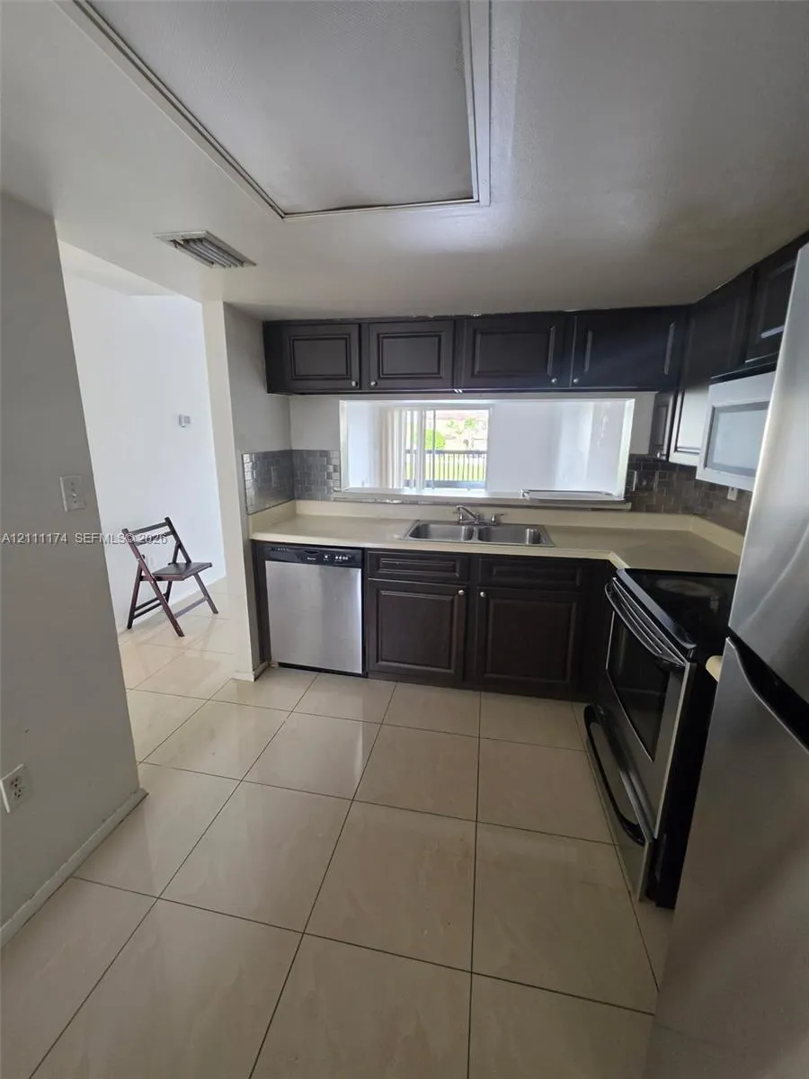855 SW 113th Way #855