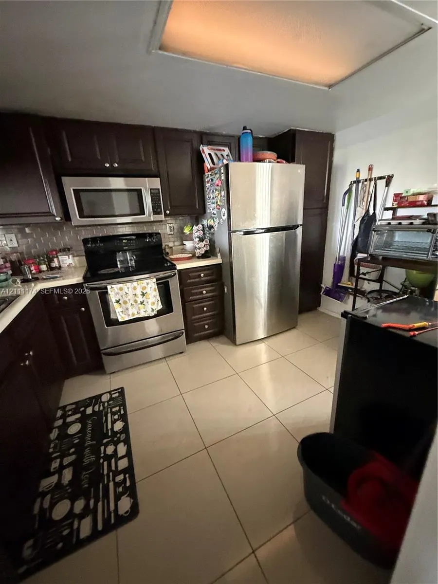 855 SW 113th Way #855