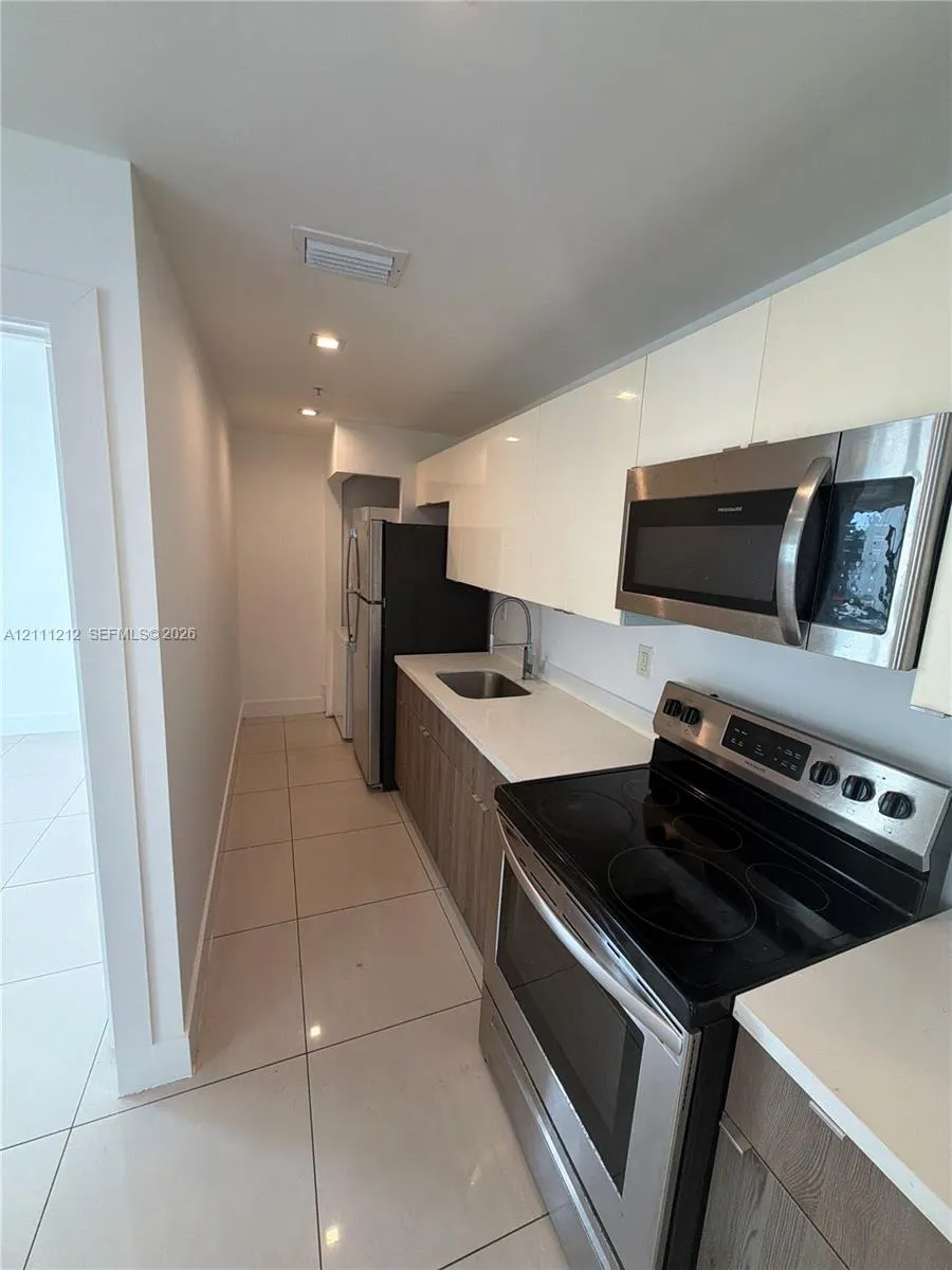 829 SW 18th Avenue #107