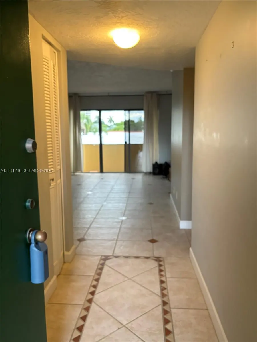 525 Coral Way #303