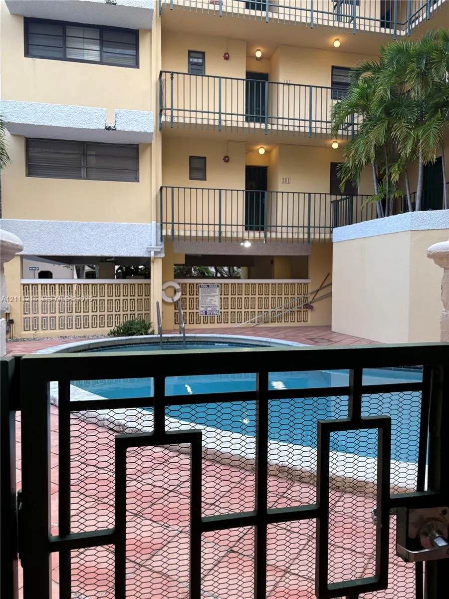 525 Coral Way #303