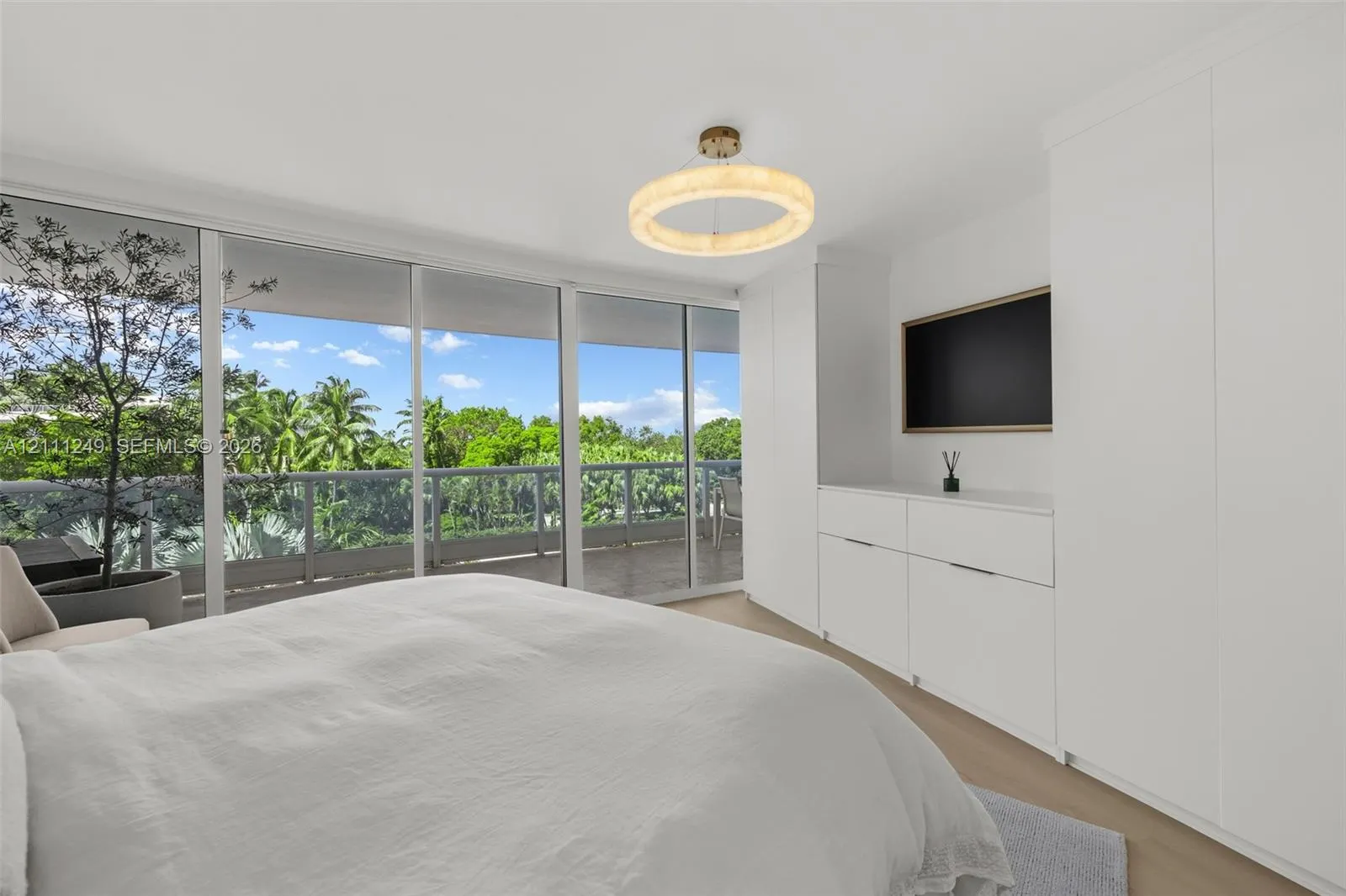 2127 Brickell Avenue #706