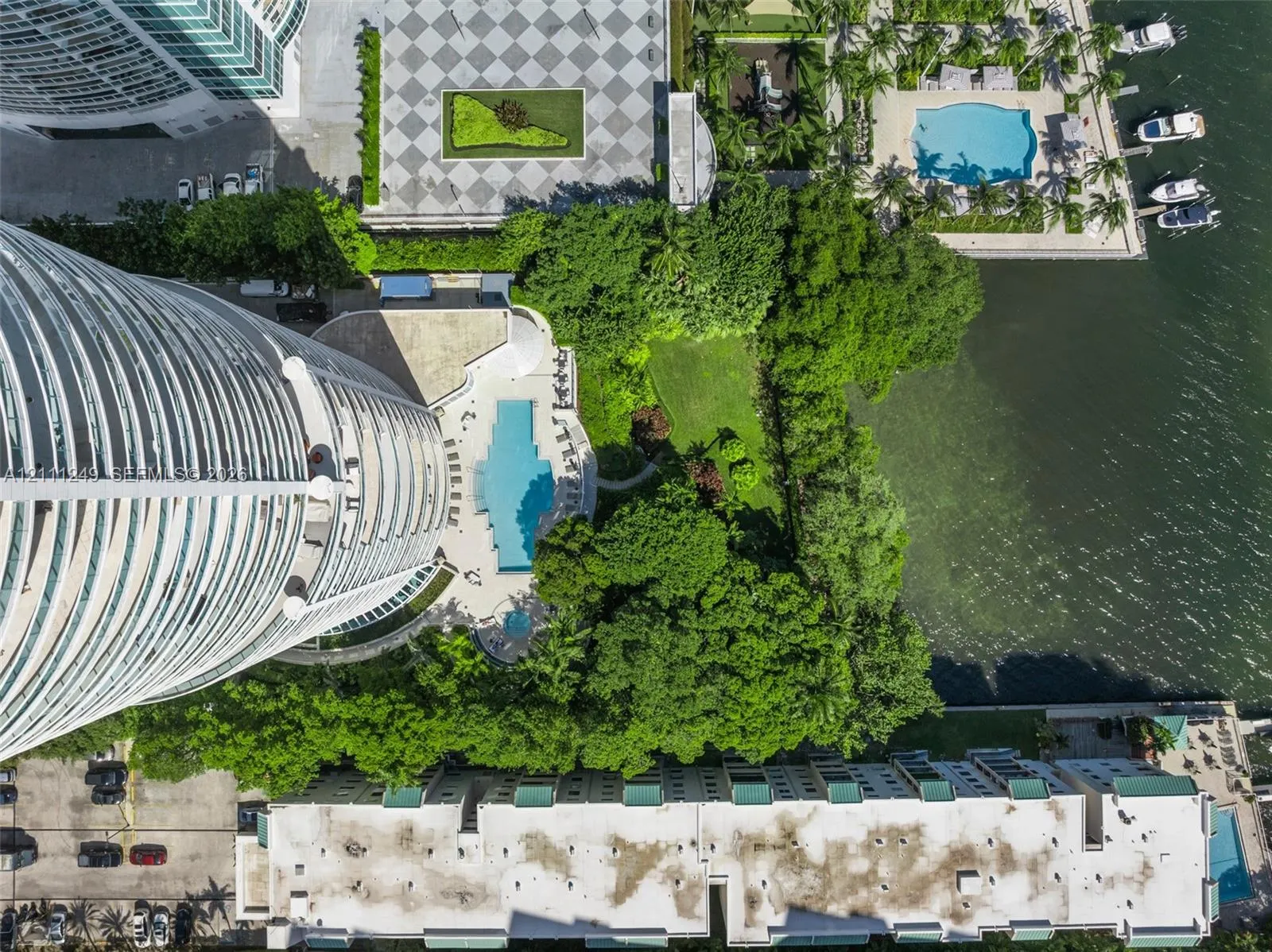 2127 Brickell Avenue #706