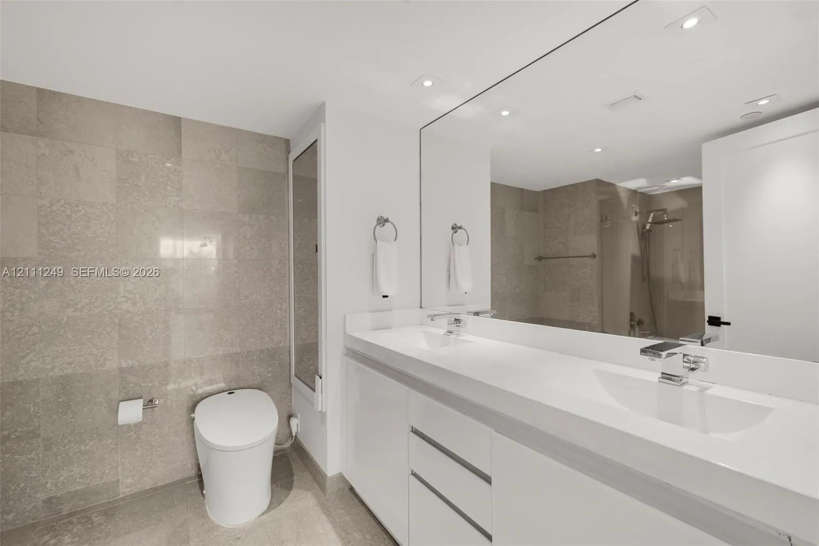 2127 Brickell Avenue #706