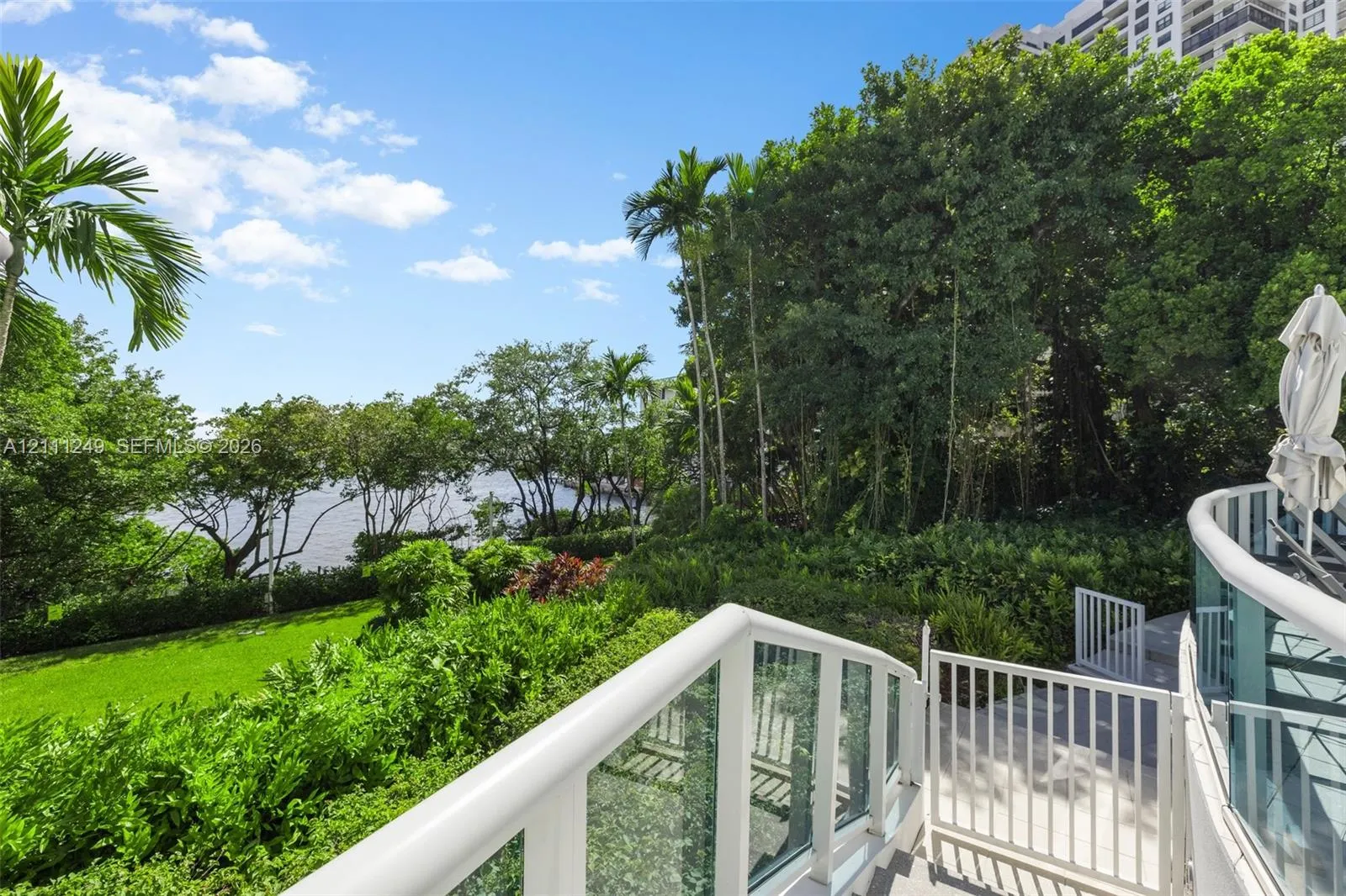 2127 Brickell Avenue #706