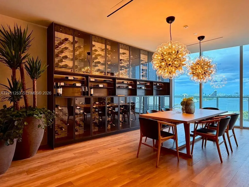 1400 Biscayne Boulevard #2707