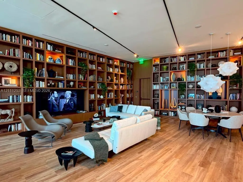 1400 Biscayne Boulevard #2707