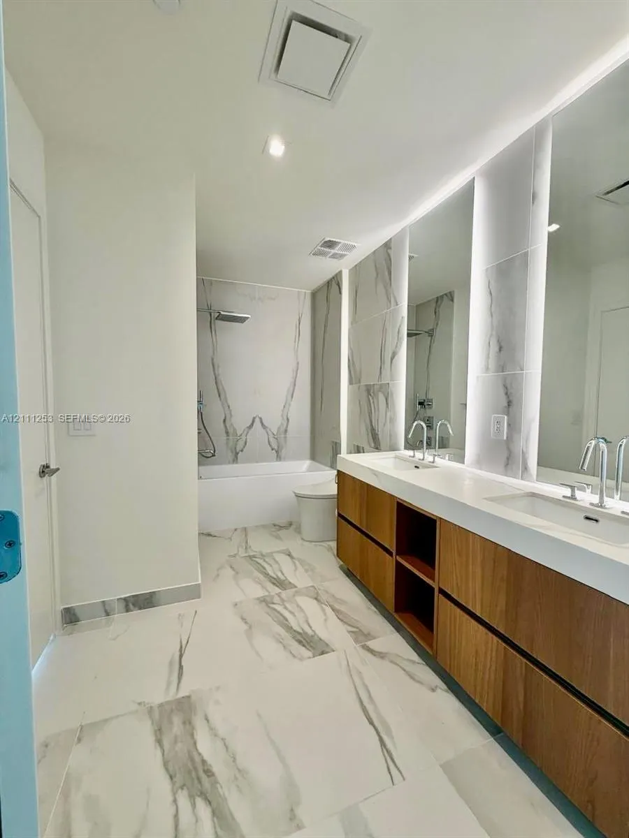 1400 Biscayne Boulevard #2707