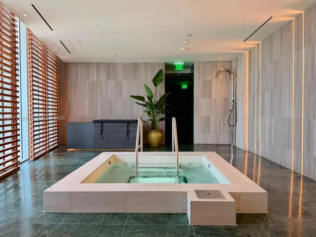 1400 Biscayne Boulevard #2707
