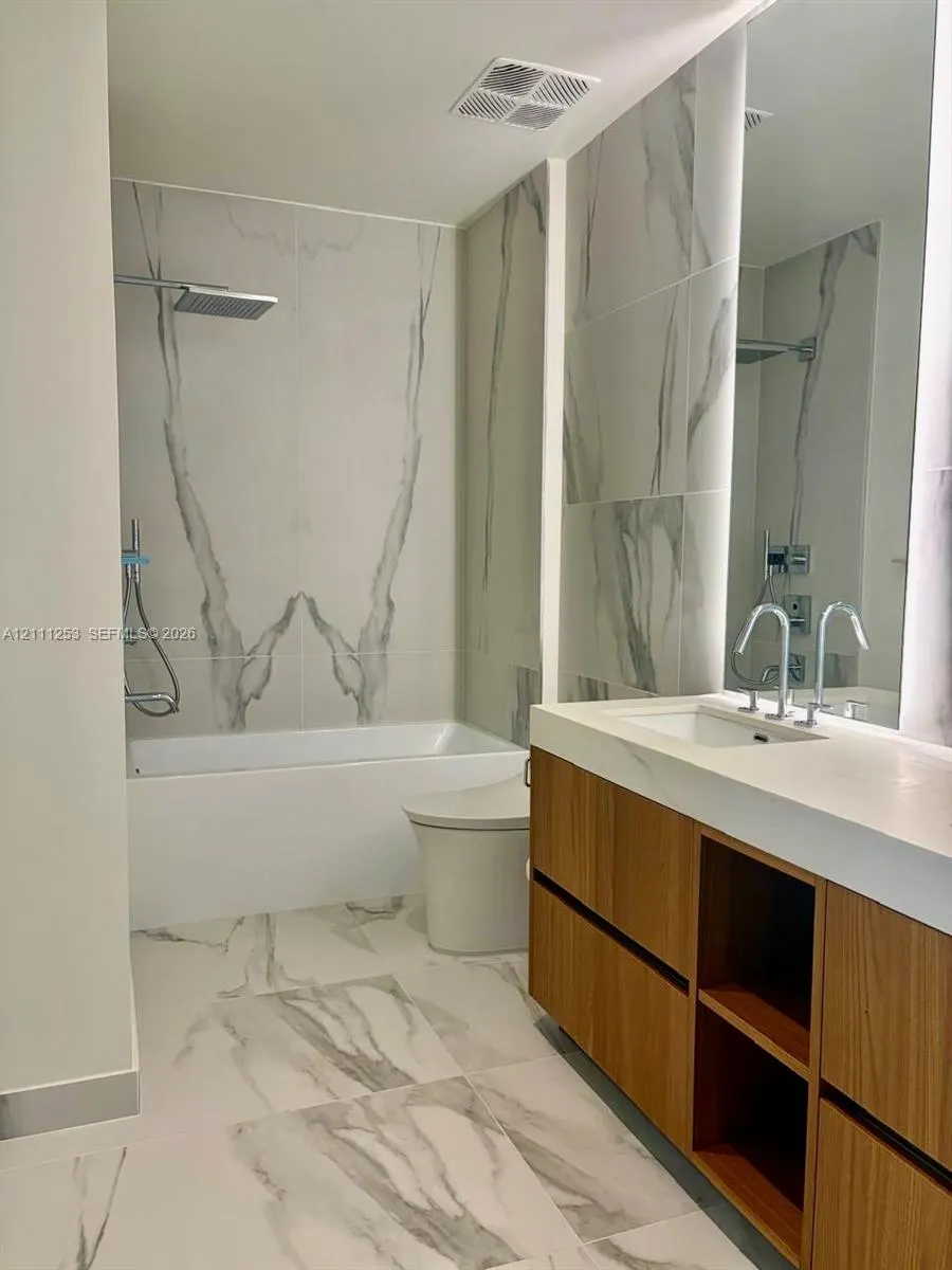 1400 Biscayne Boulevard #2707