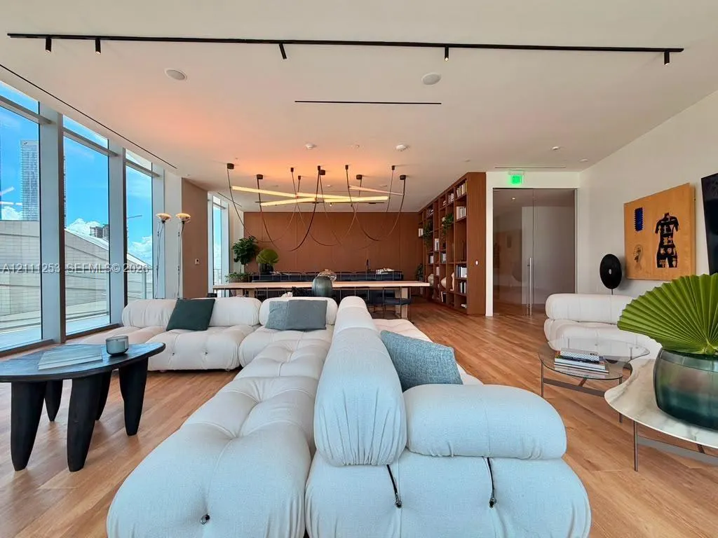 1400 Biscayne Boulevard #2707