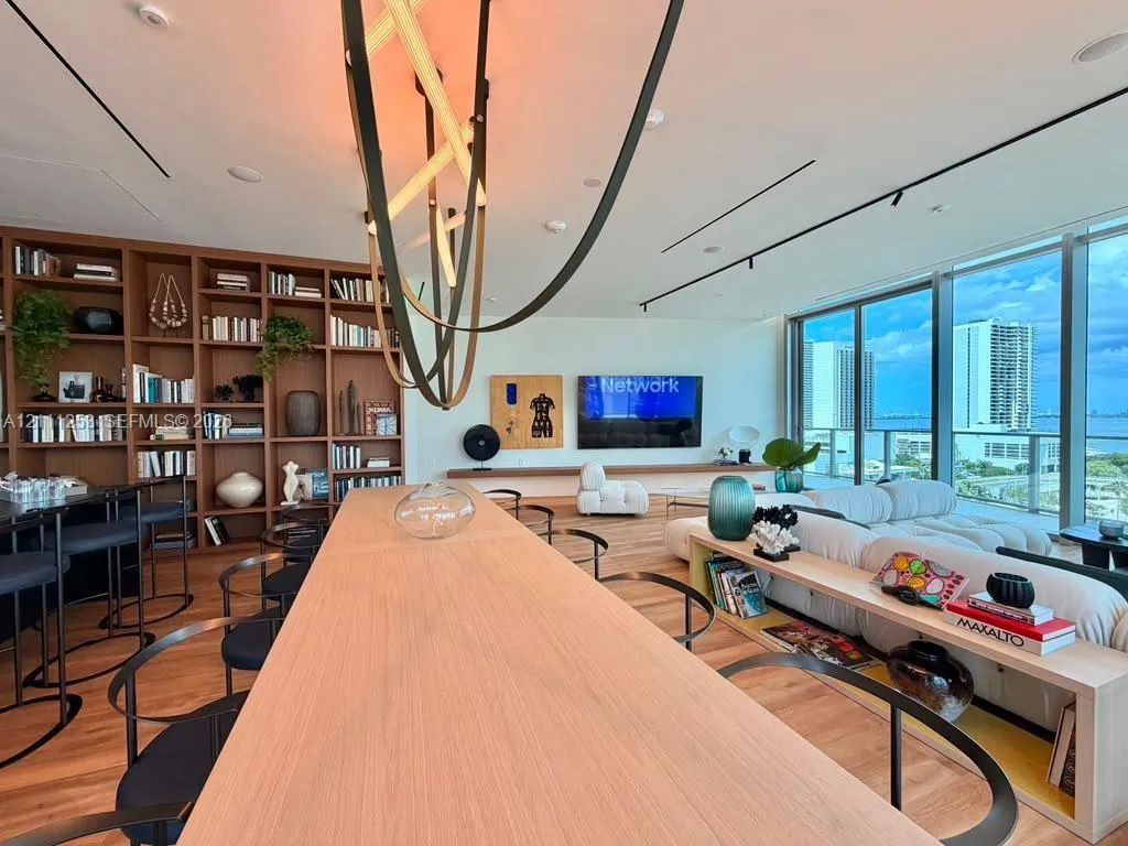 1400 Biscayne Boulevard #2707