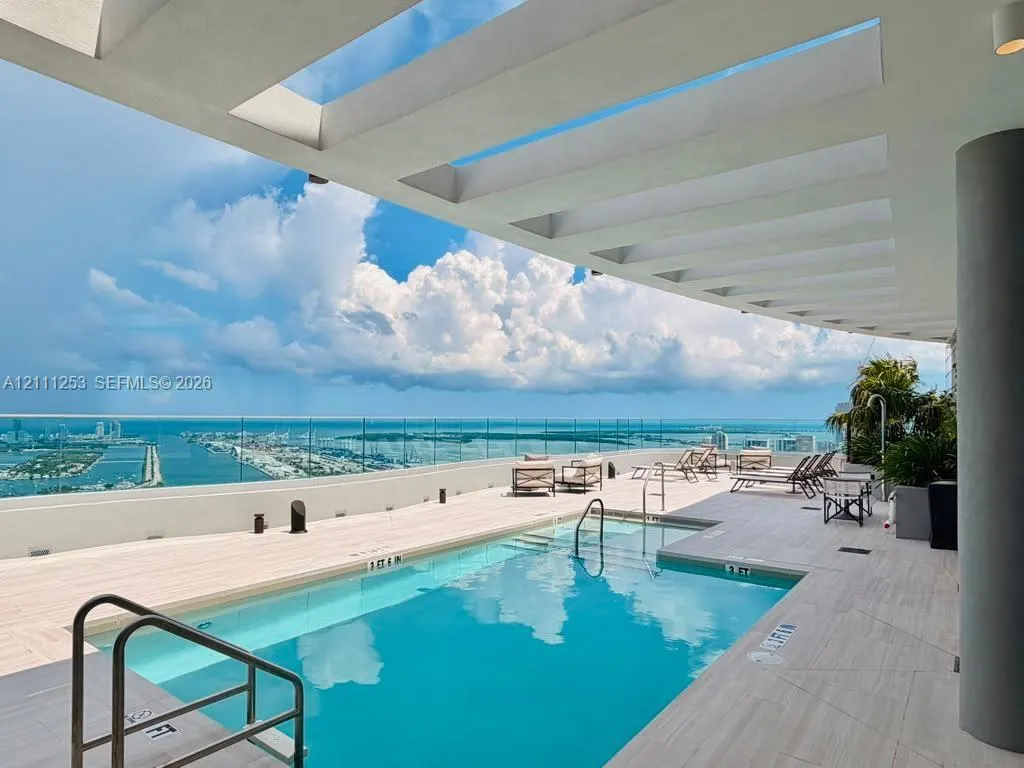 1400 Biscayne Boulevard #2707