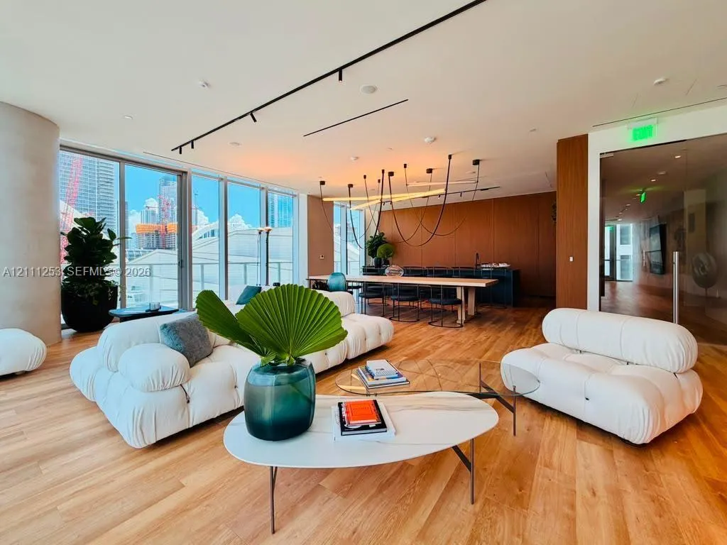 1400 Biscayne Boulevard #2707