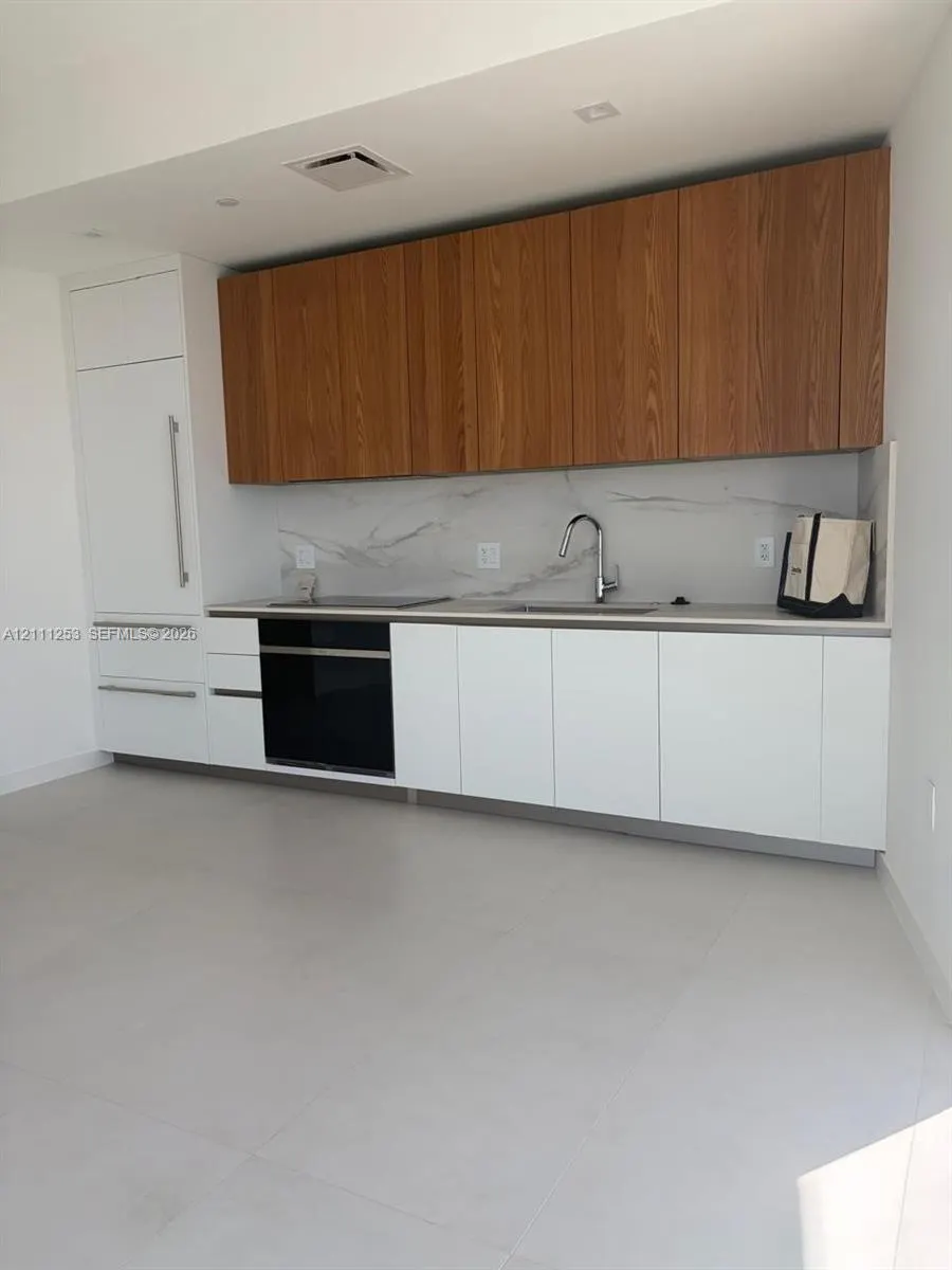 1400 Biscayne Boulevard #2707