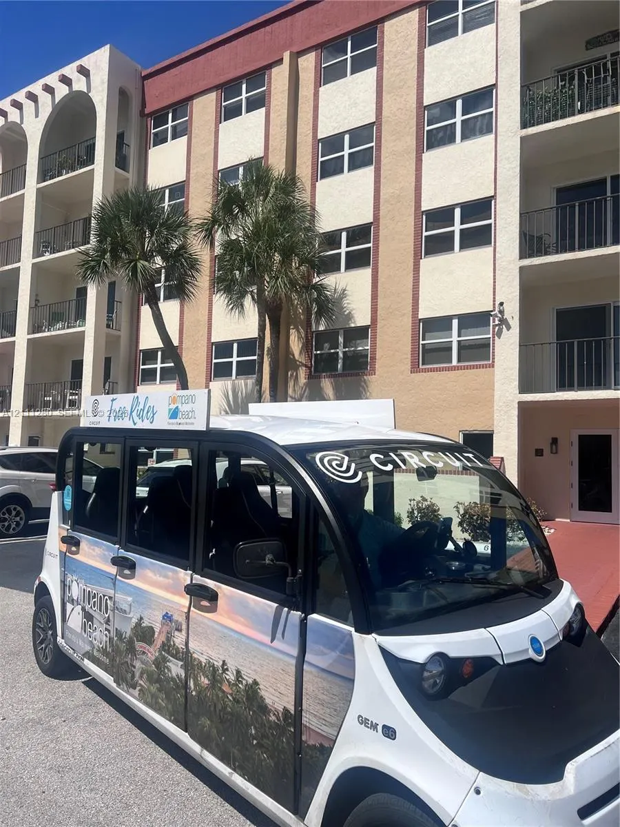 400 N Riverside Drive #305