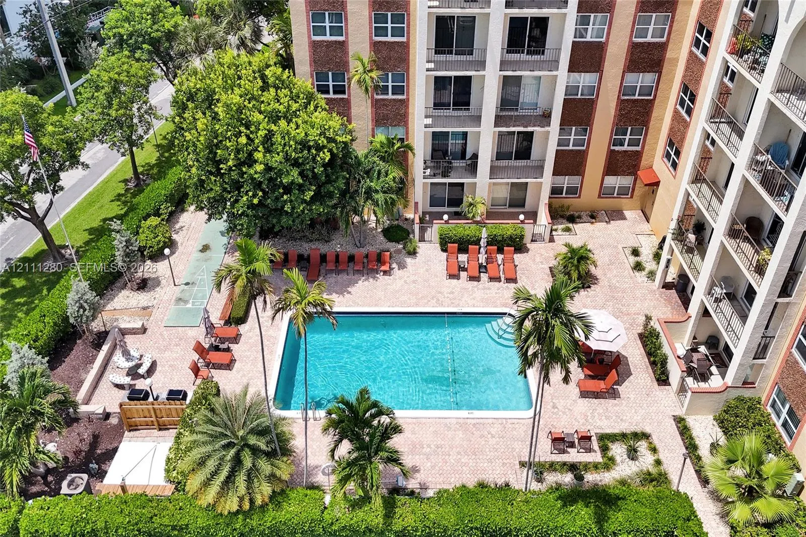 400 N Riverside Drive #305