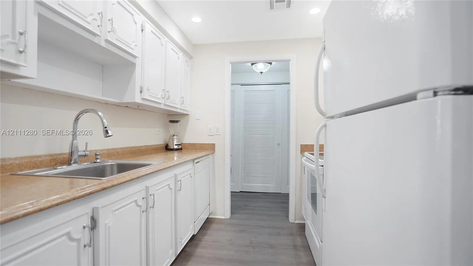 400 N Riverside Drive #305