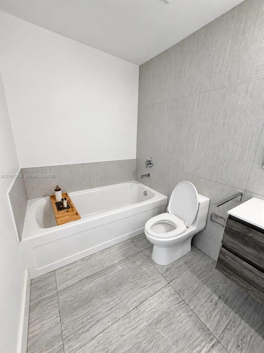 1111 SW 1st Avenue #2324-N