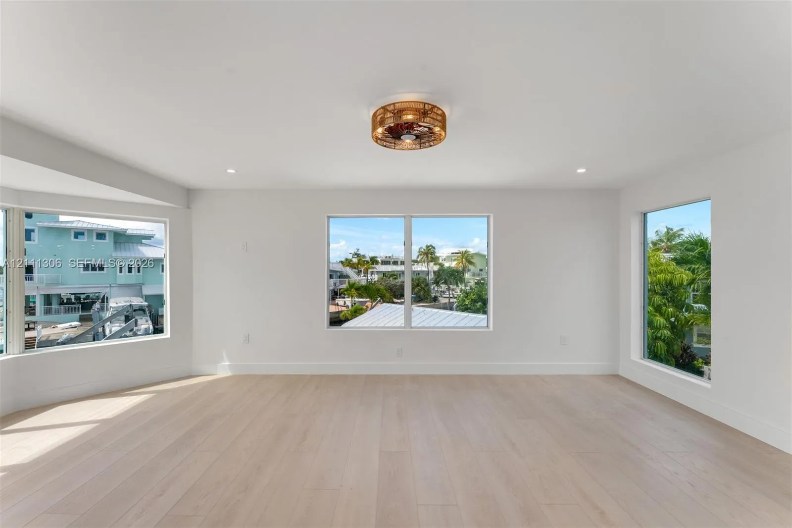 1200 Mockingbird Road