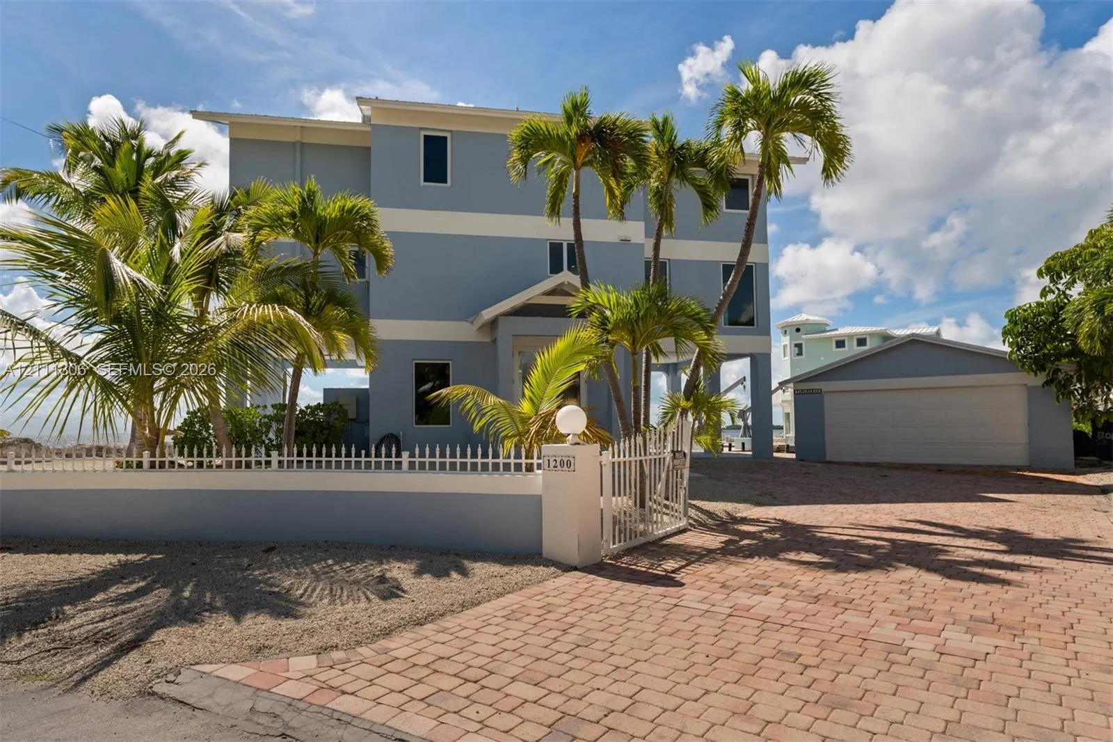 1200 Mockingbird Road