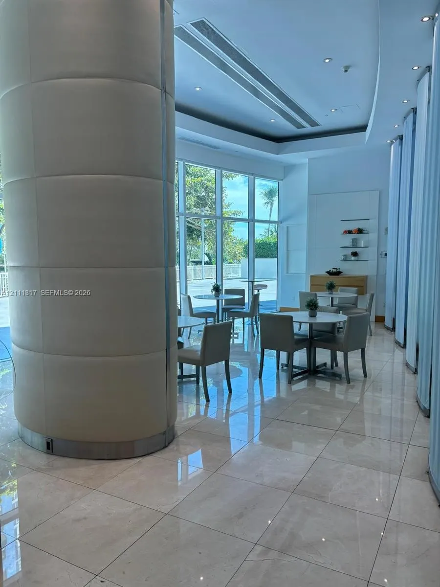 2101 Brickell Avenue #711