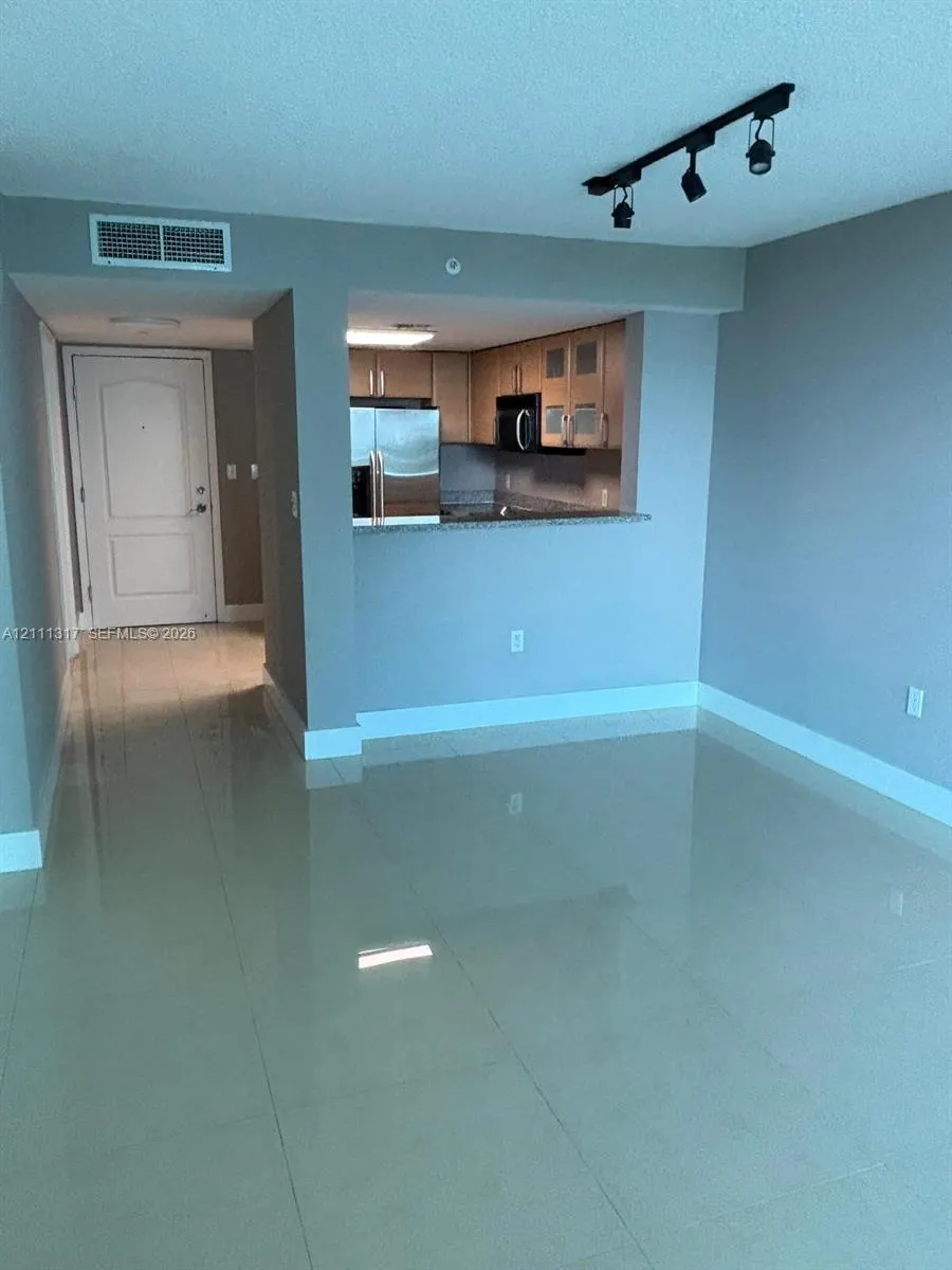2101 Brickell Avenue #711
