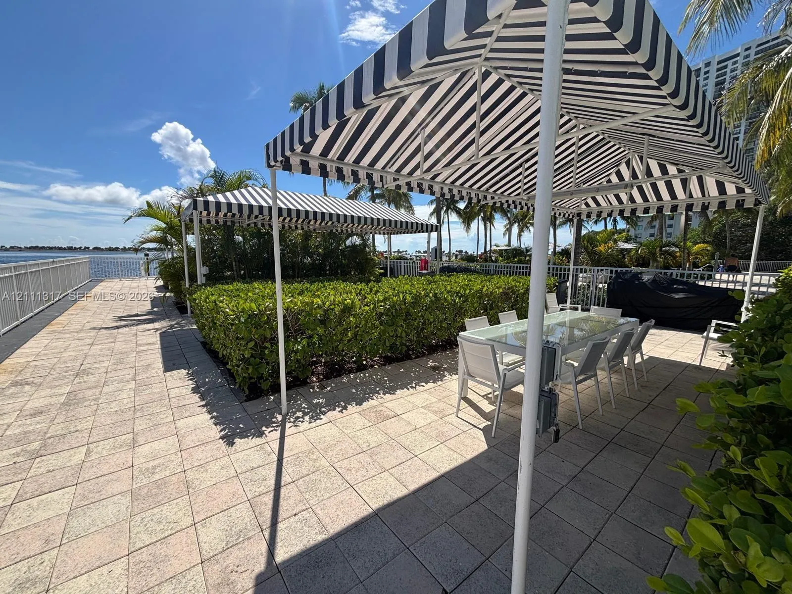 2101 Brickell Avenue #711