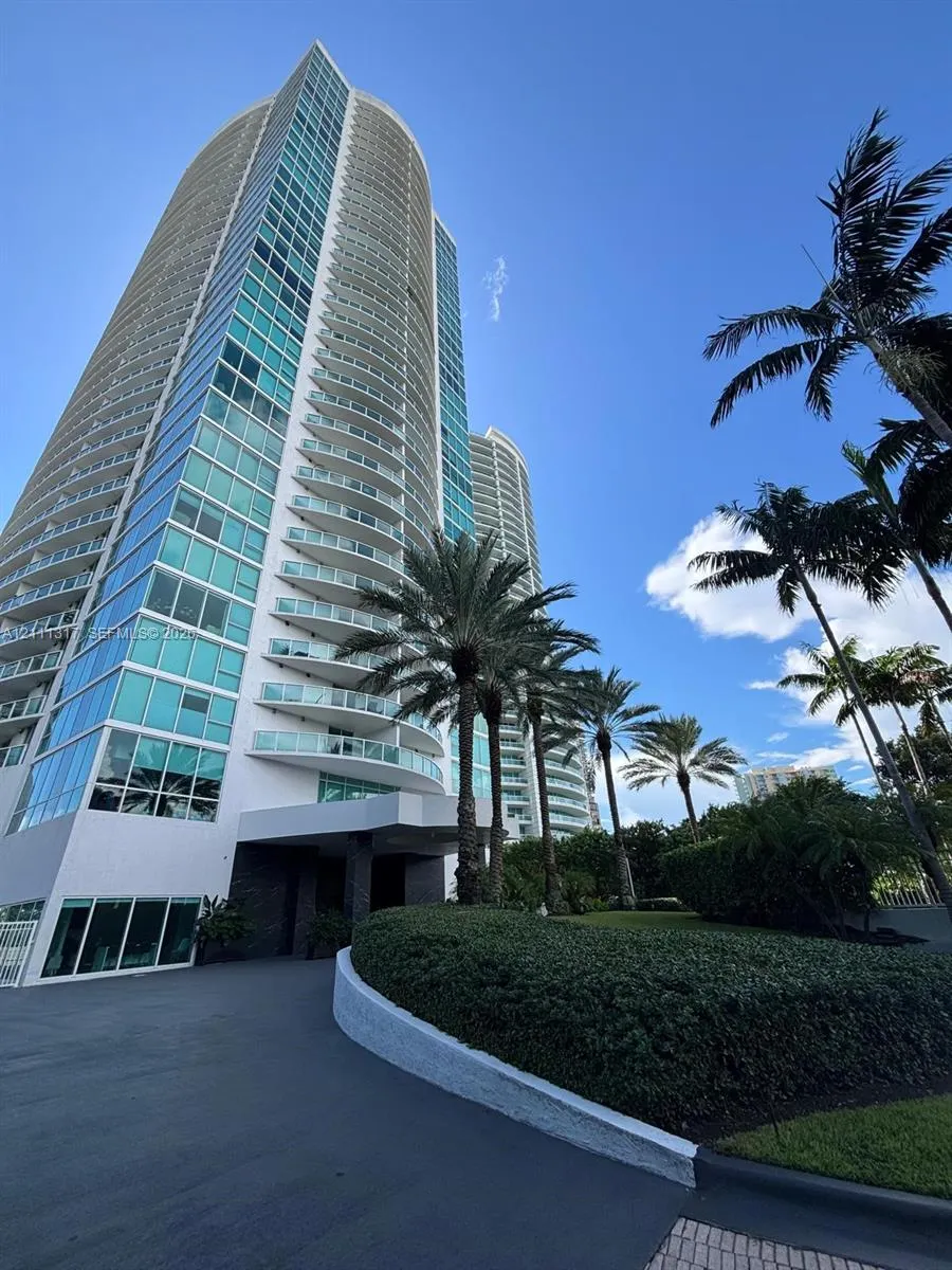 2101 Brickell Avenue #711